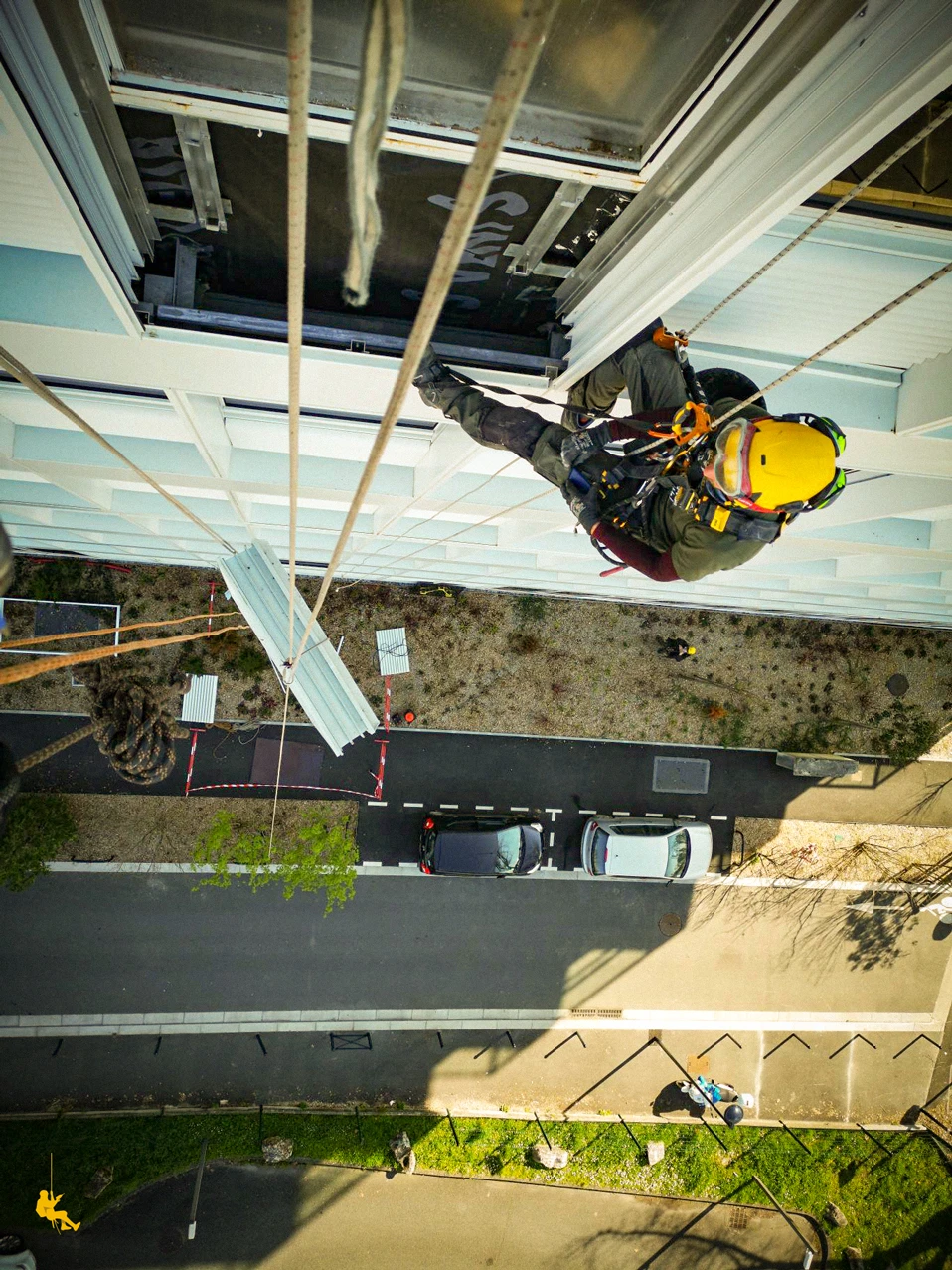 Remplacement de vitrage par levage à la corde en façade